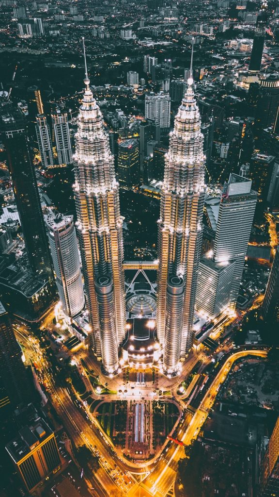 Photo by Izuddin Helmi Adnan Twin Tower, Malaysia